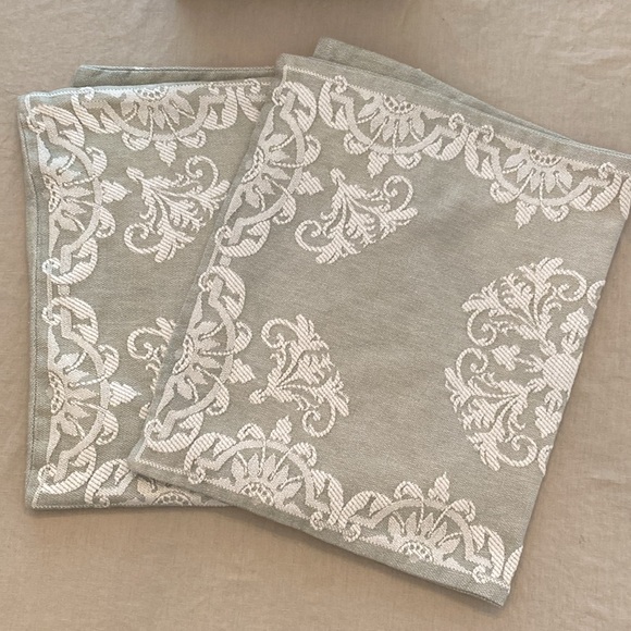 Other - Set of Two King Size Jacquard Floral Pillow Shams